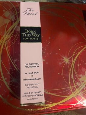 Too Faced Born this way 24 hr Foundation Box Truffle Brown